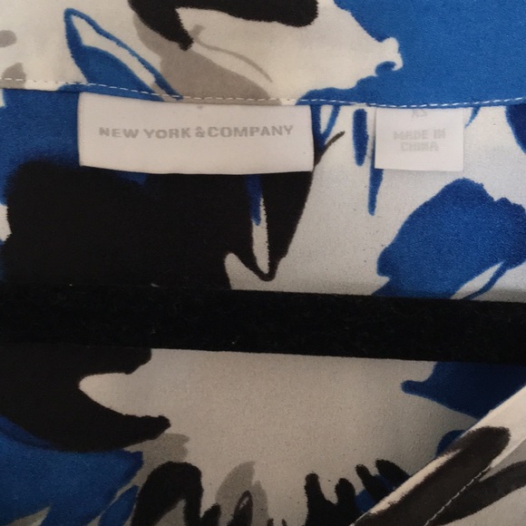 Trendy floral blouse - Picture 2 of 2